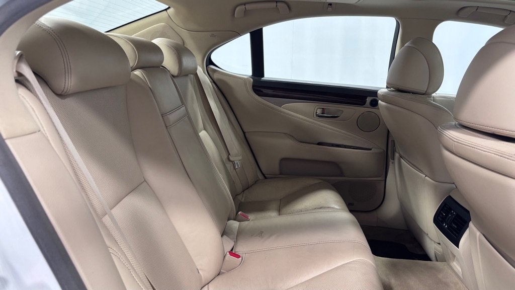 Used 2015 Lexus LS 460 AWD w/ Comfort Package image 26