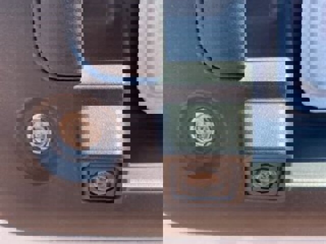 Used 2018 Chevrolet Express 2500 w/ Driver Convenience Package image 6