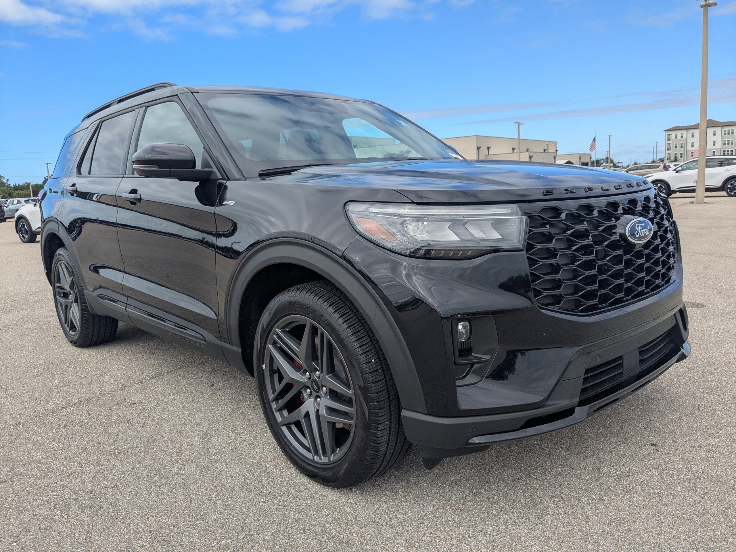 Used 2025 Ford Explorer ST-Line w/ ST-Line Street Pack image 35