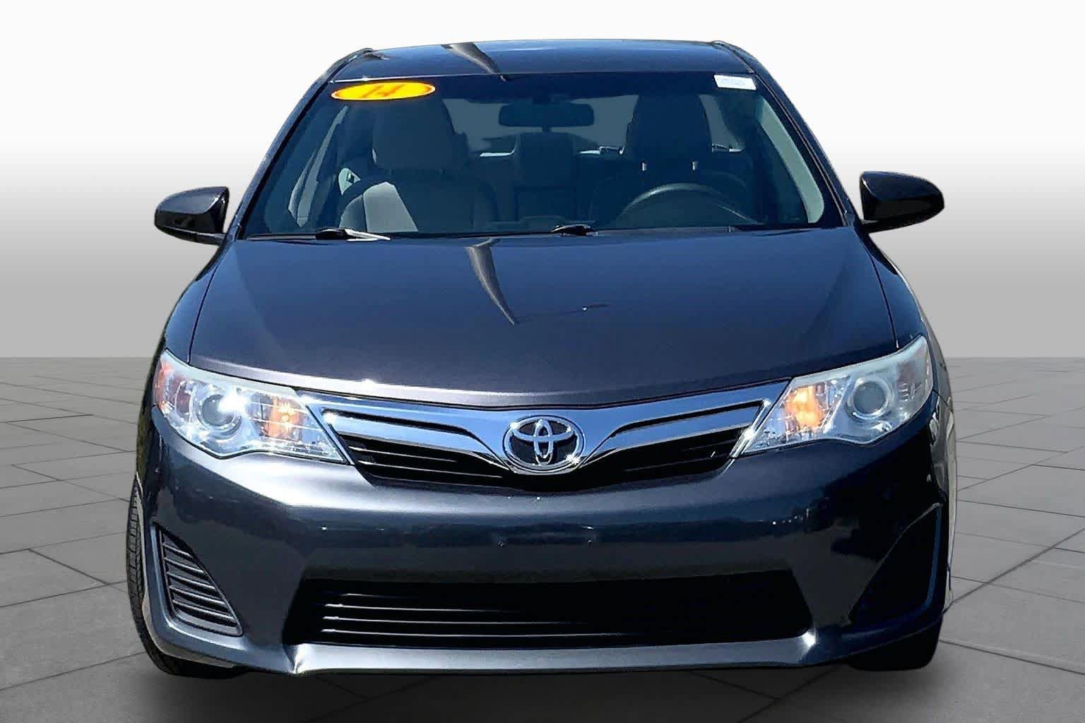 Used 2014 Toyota Camry LE FWD image 3