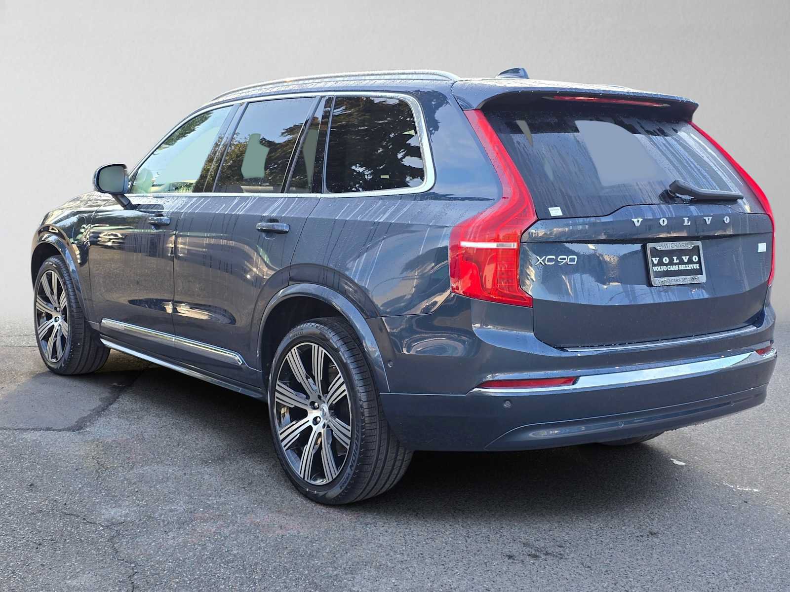 Certified 2024 Volvo XC90 T8 Plus w/ Protection Package Premier AWD/4WD image 6