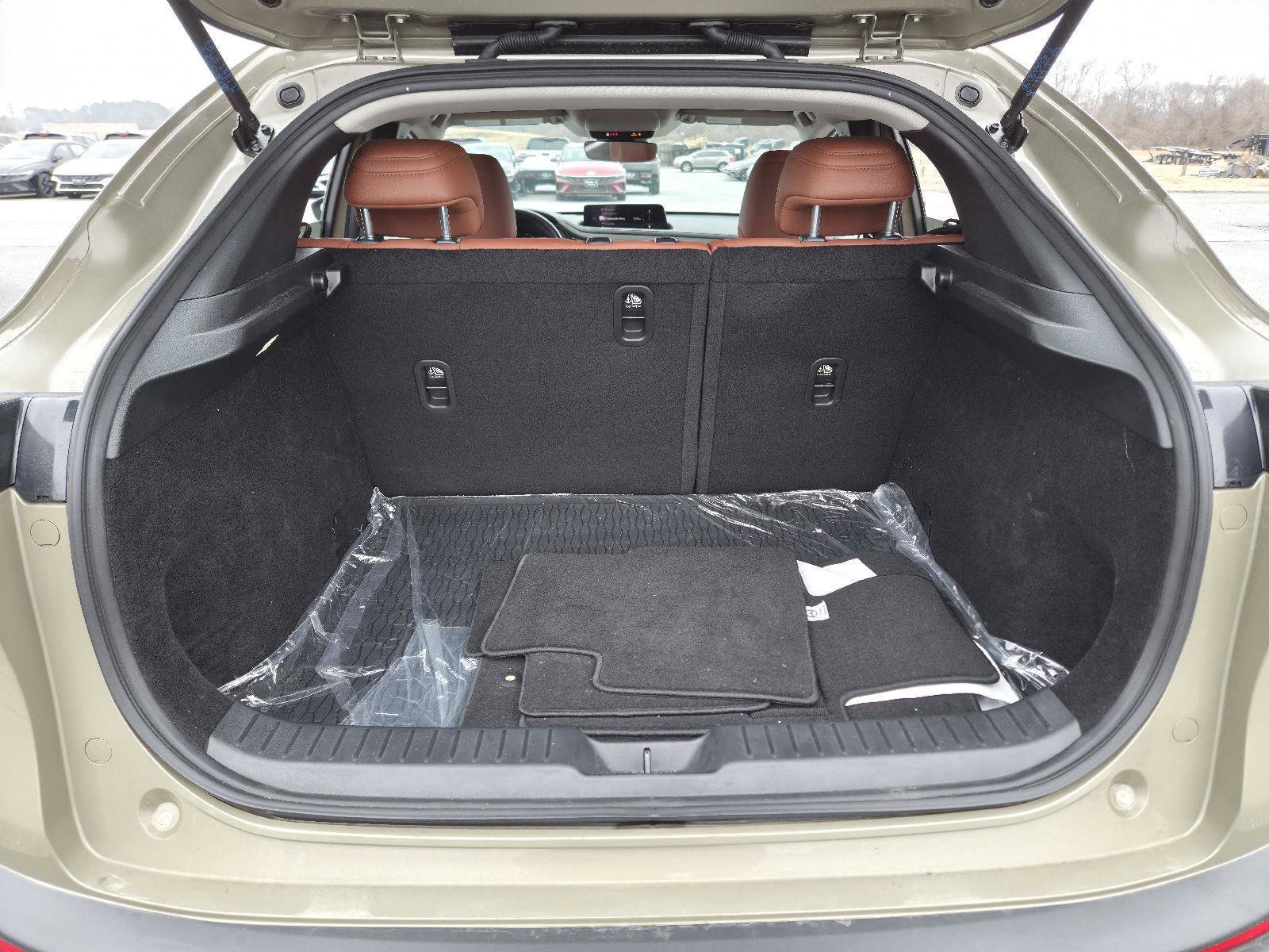 Used 2025 MAZDA CX-30 Carbon image 25