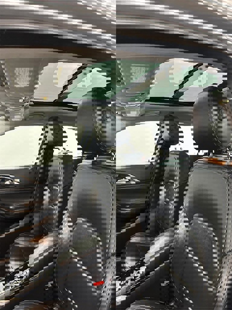 Used 2017 INFINITI QX30 Premium w/ Navigation Package image 12