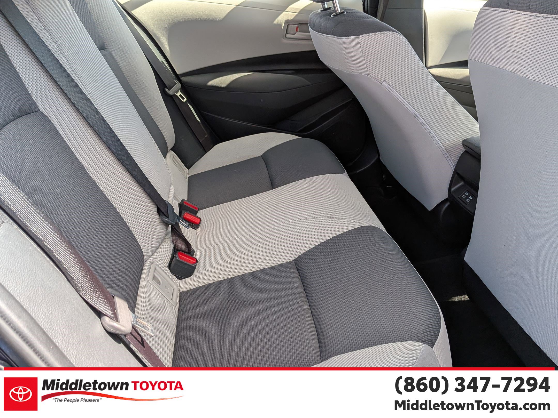 Used 2023 Toyota Corolla LE image 32