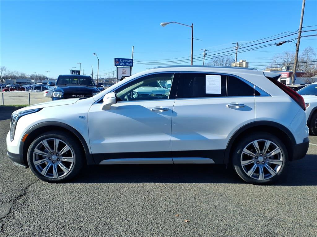 Used 2022 Cadillac XT4 Premium Luxury w/ Cold Weather Package image 7