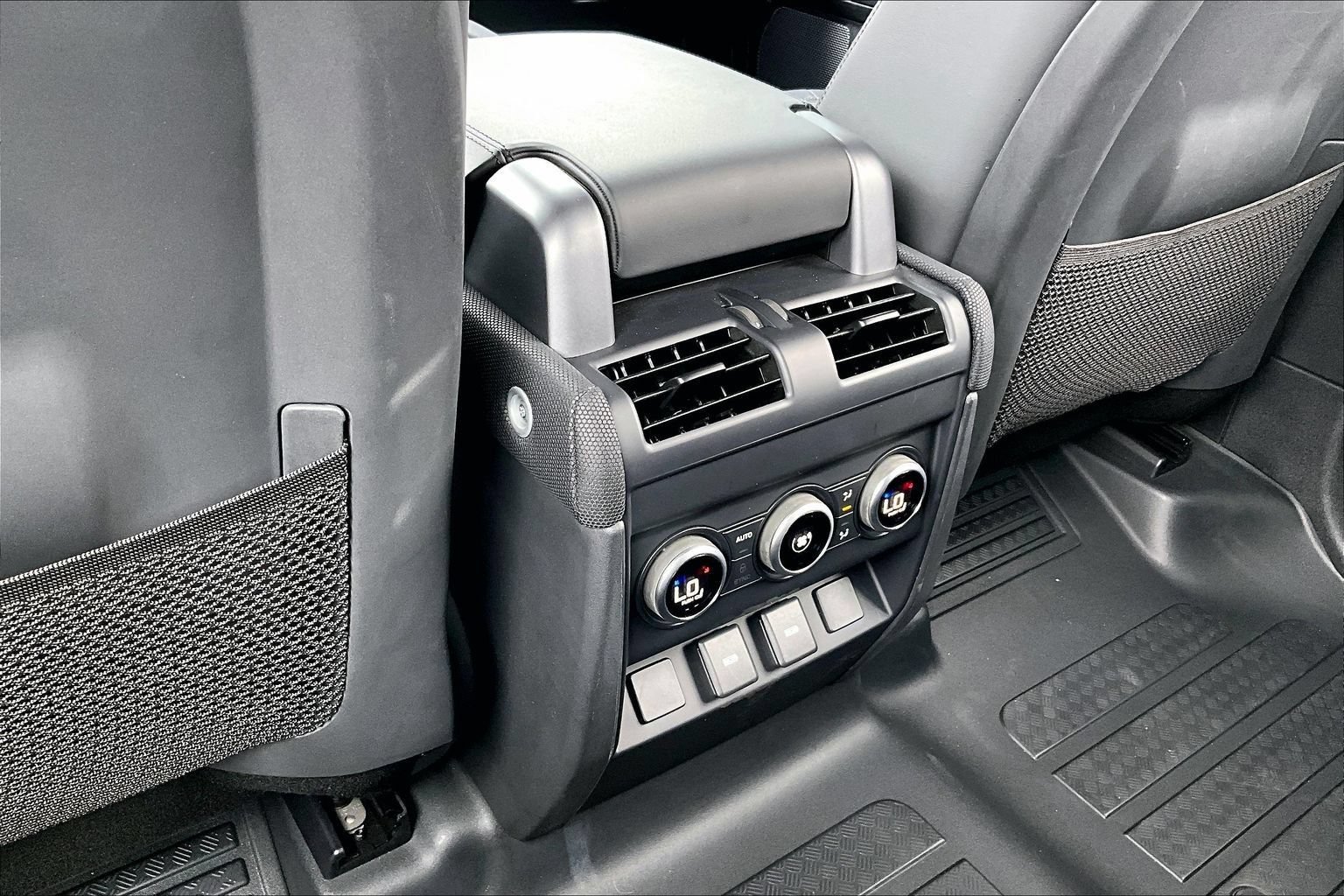 Certified 2024 Land Rover Defender 110 Carpathian Edition AWD/4WD image 33