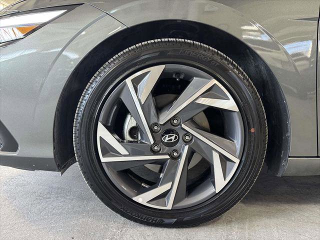 Certified 2025 Hyundai Elantra SEL w/ Cargo Package FWD image 8