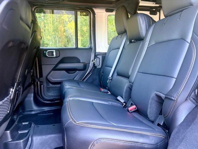 Used 2025 Jeep Wrangler Unlimited Sahara AWD/4WD image 27