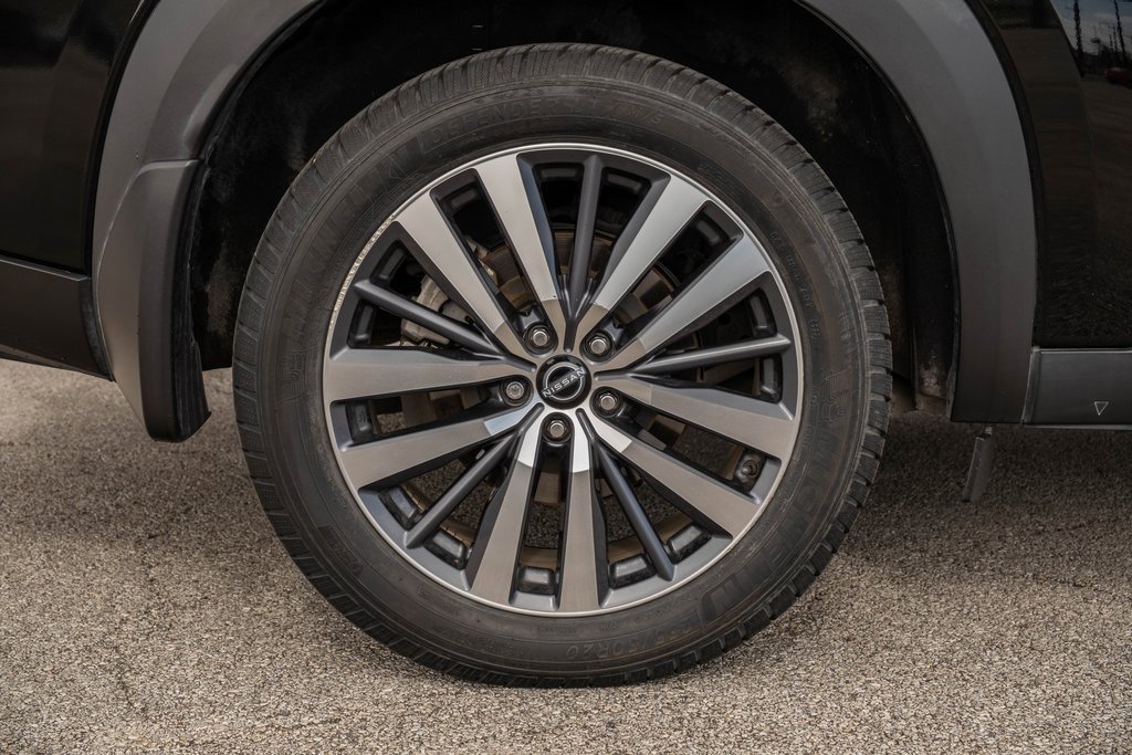 Used 2022 Nissan Pathfinder Platinum w/ Cargo Package image 9