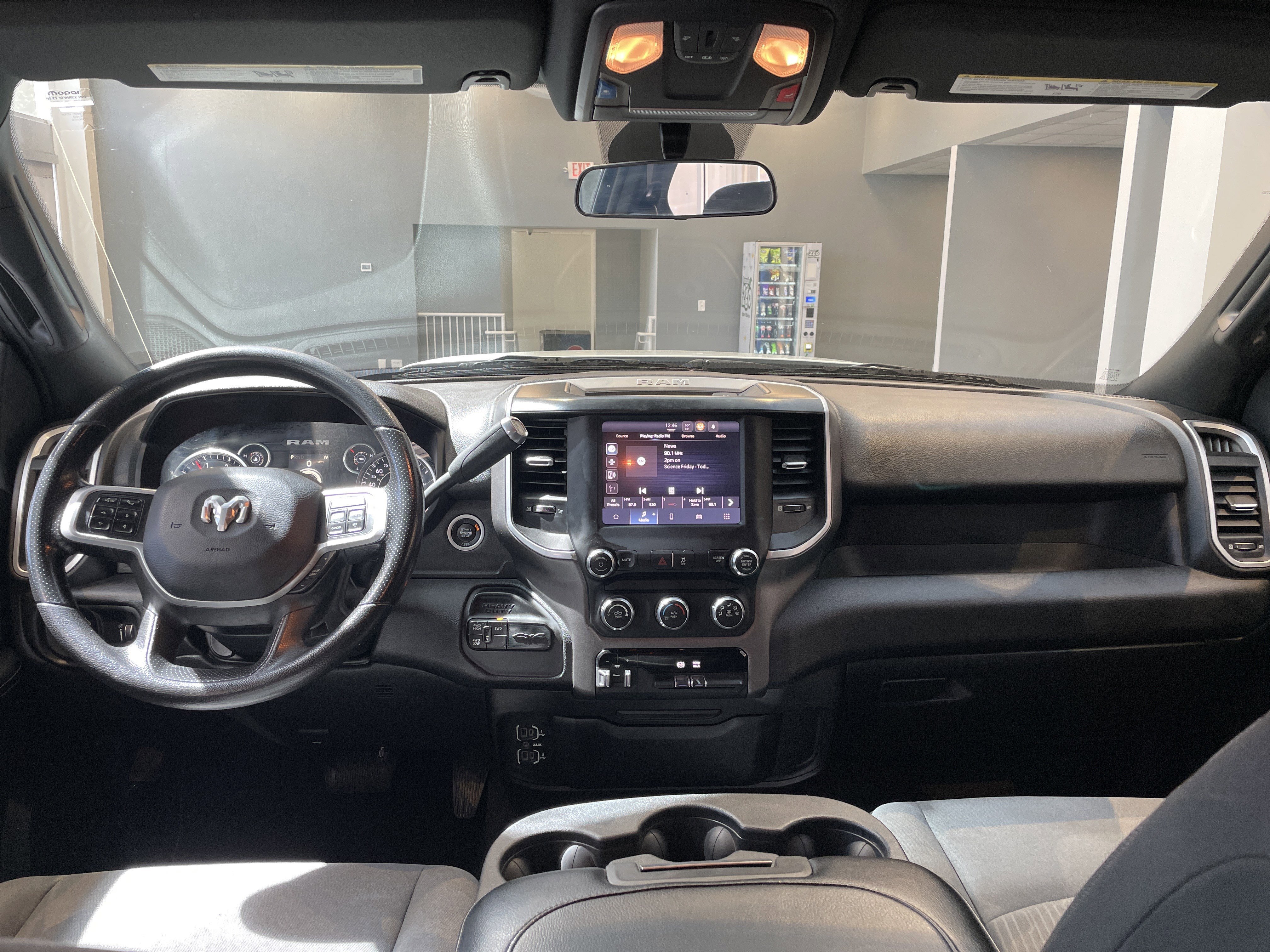 Used 2022 RAM 3500 Big Horn AWD/4WD image 32