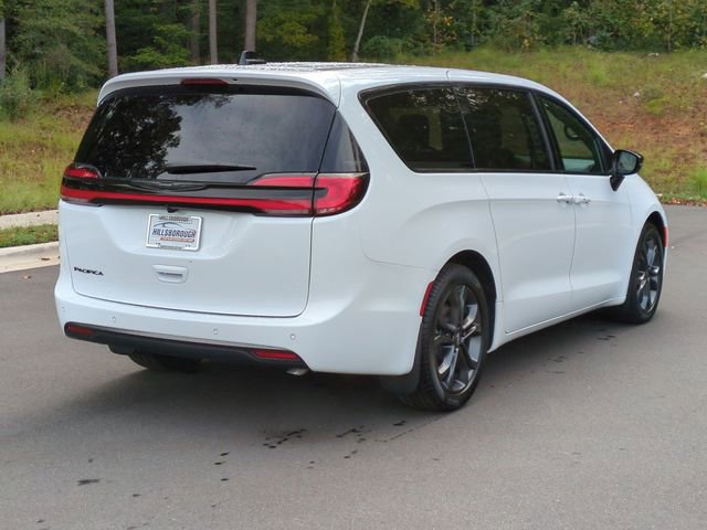 New 2026 Chrysler Pacifica Select FWD image 13