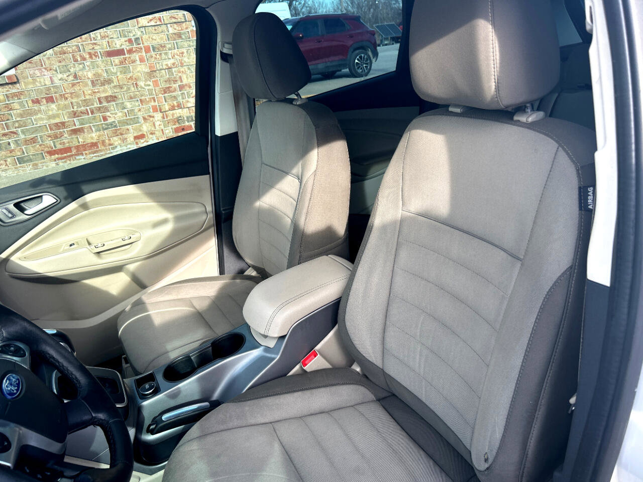 Used 2015 Ford C-MAX SE w/ Cargo Management Package image 18