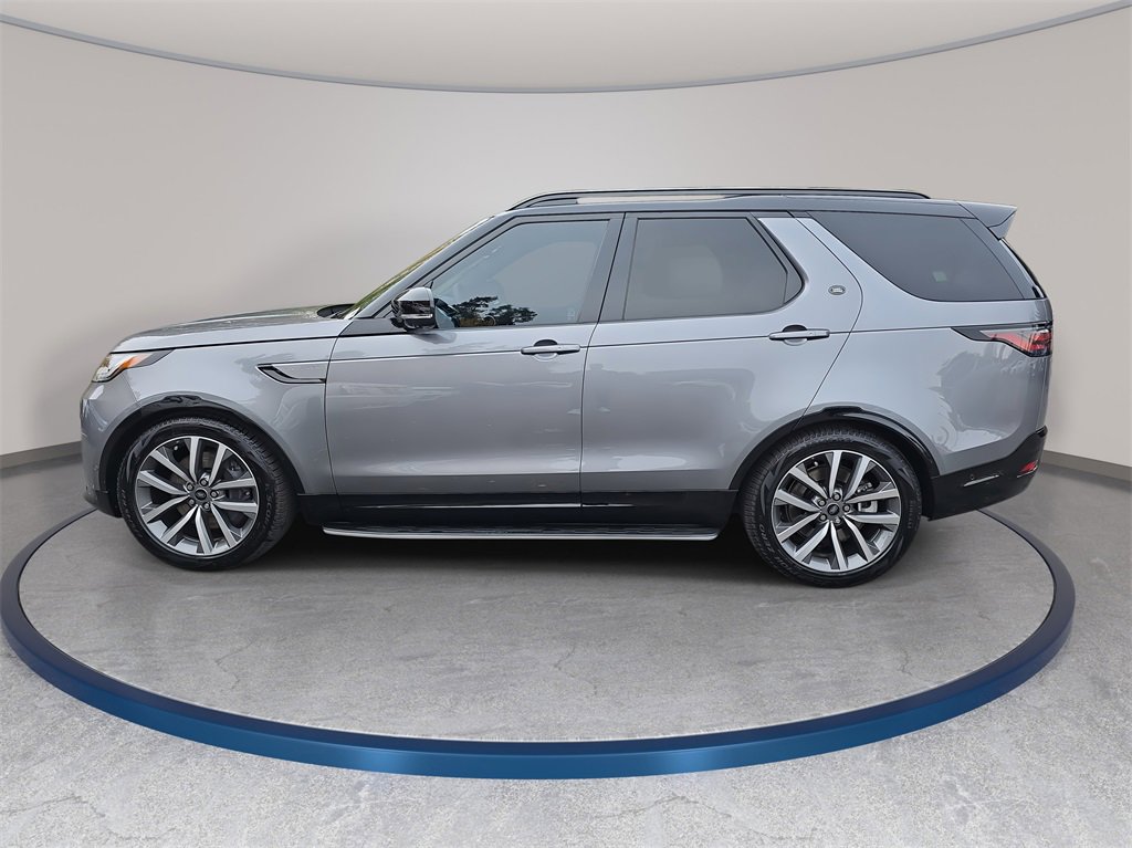 New 2025 Land Rover Discovery Dynamic SE image 8