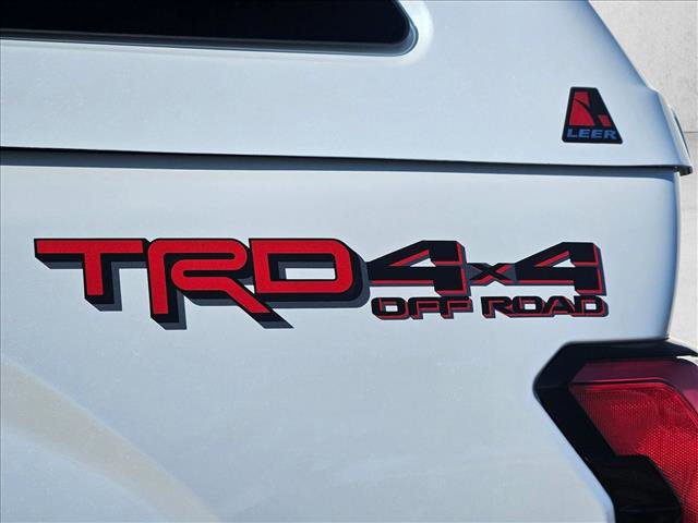 Used 2025 Toyota Tundra Platinum w/ TRD Off-Road Package AWD/4WD image 30
