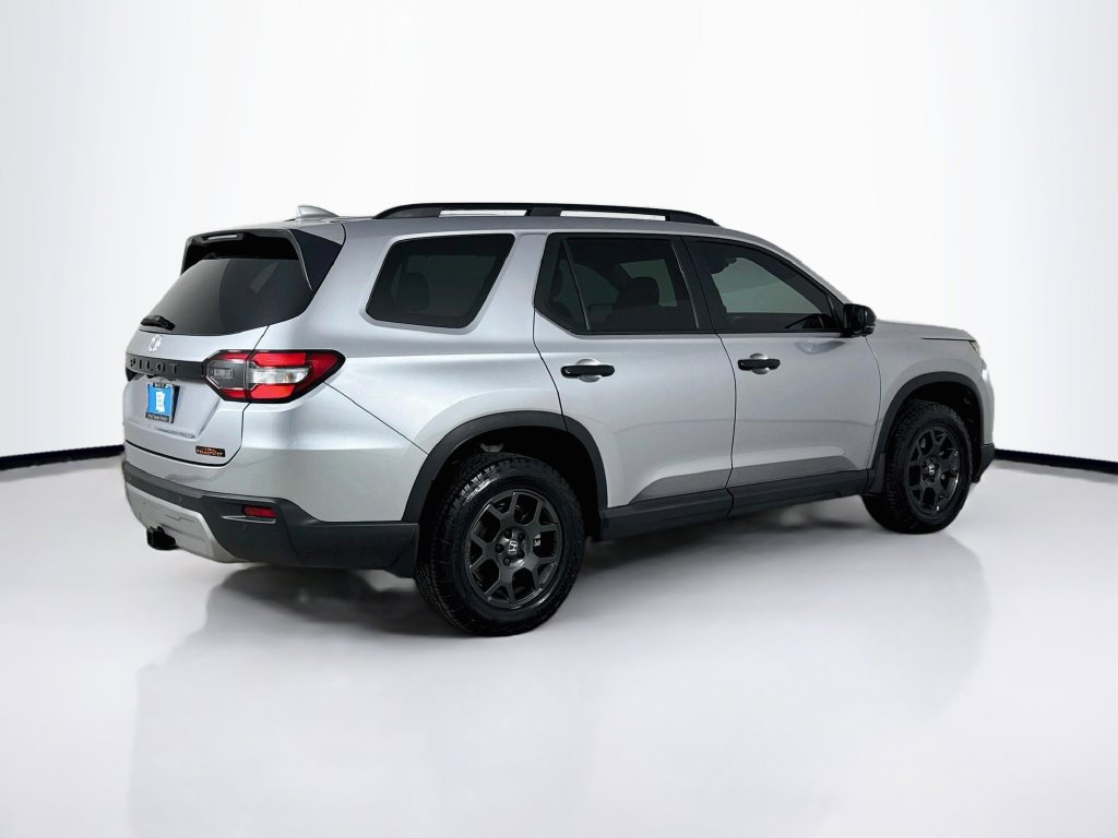 Used 2024 Honda Pilot TrailSport image 8