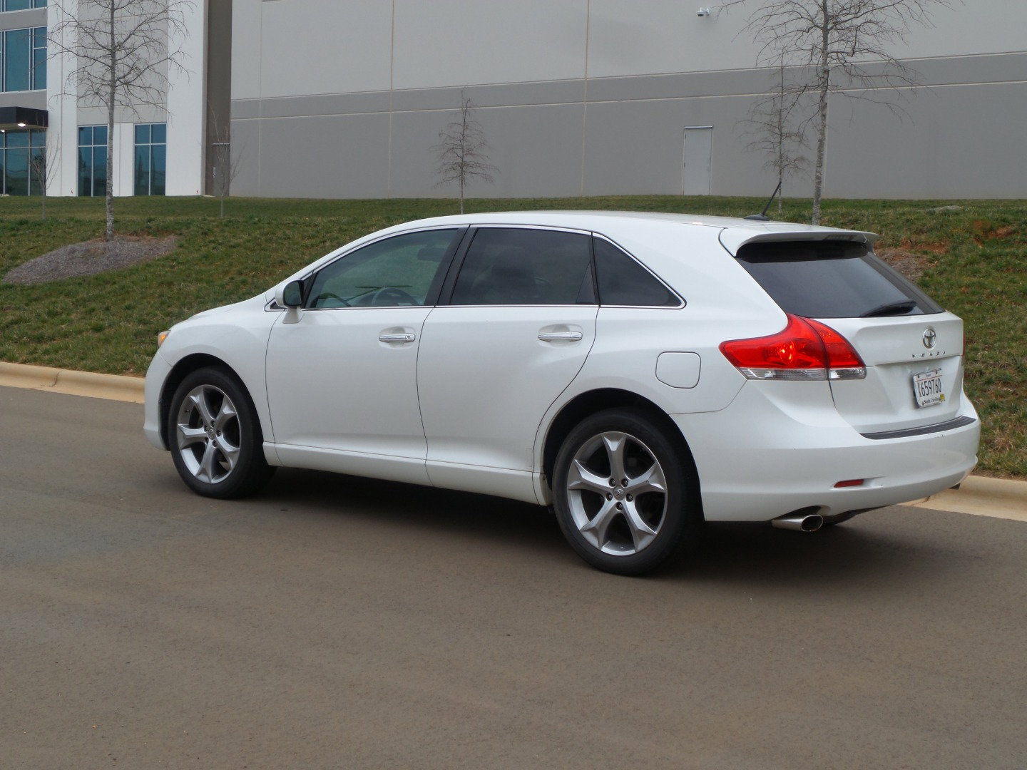 Used 2009 Toyota Venza image 2