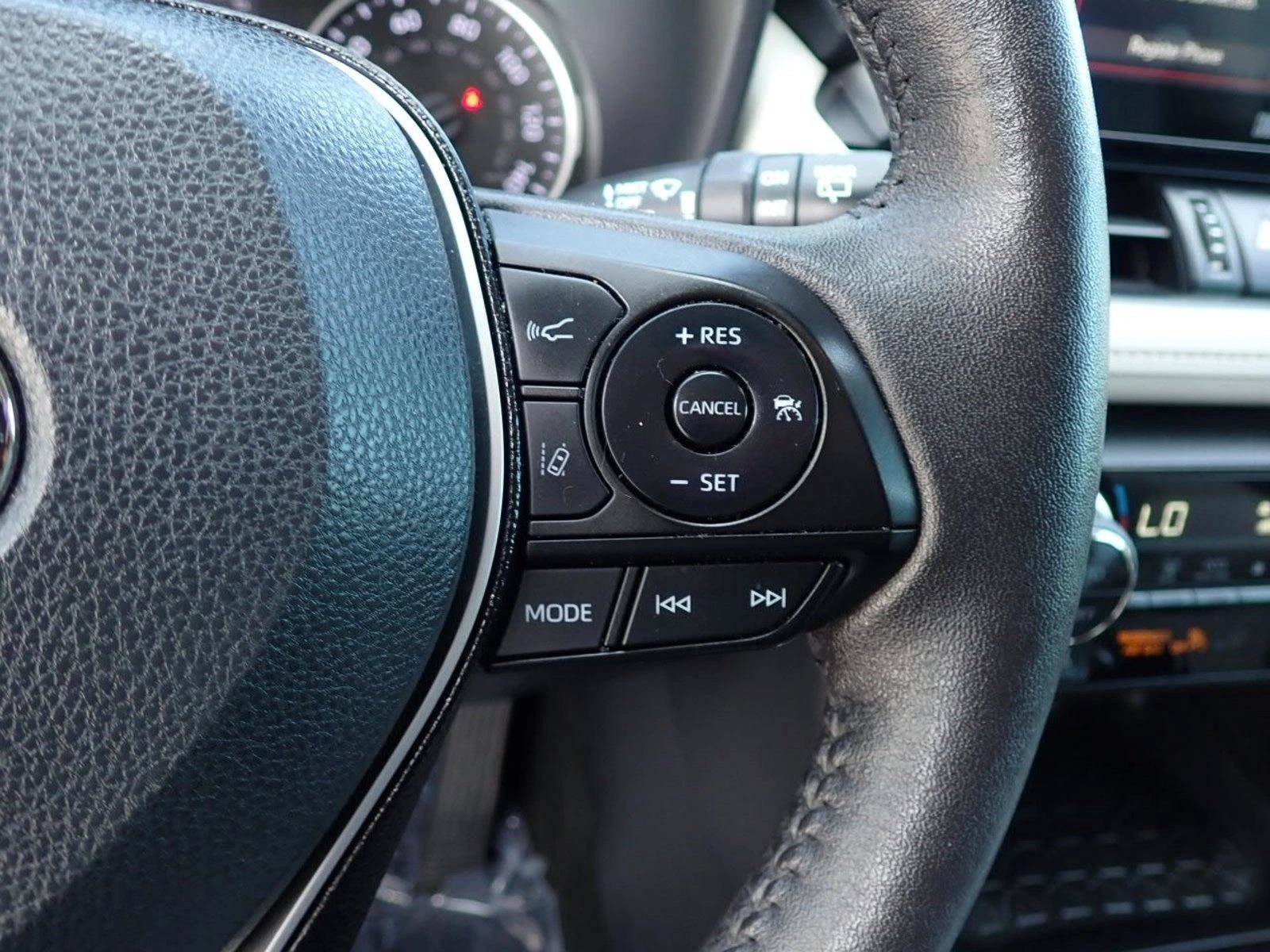 Certified 2021 Toyota RAV4 XLE Premium AWD/4WD image 17