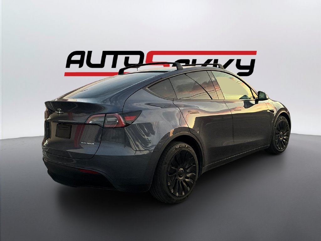 Used 2023 Tesla Model Y Long Range AWD/4WD image 5