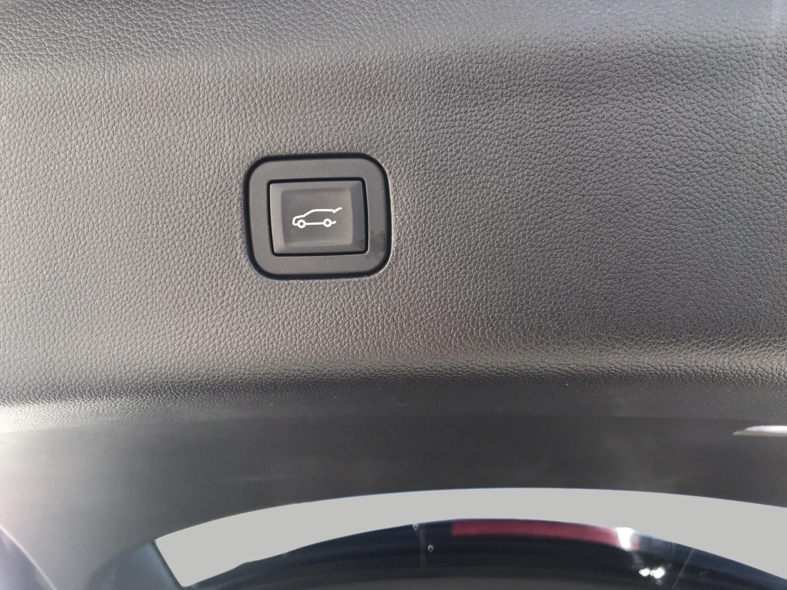 Certified 2018 Buick Enclave Avenir w/ Avenir Technology Package FWD image 33