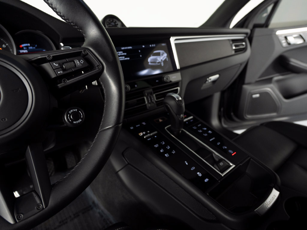 Certified 2023 Porsche Macan GTS AWD/4WD image 29