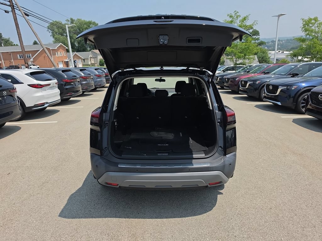 Used 2021 Nissan Rogue SV AWD/4WD image 13