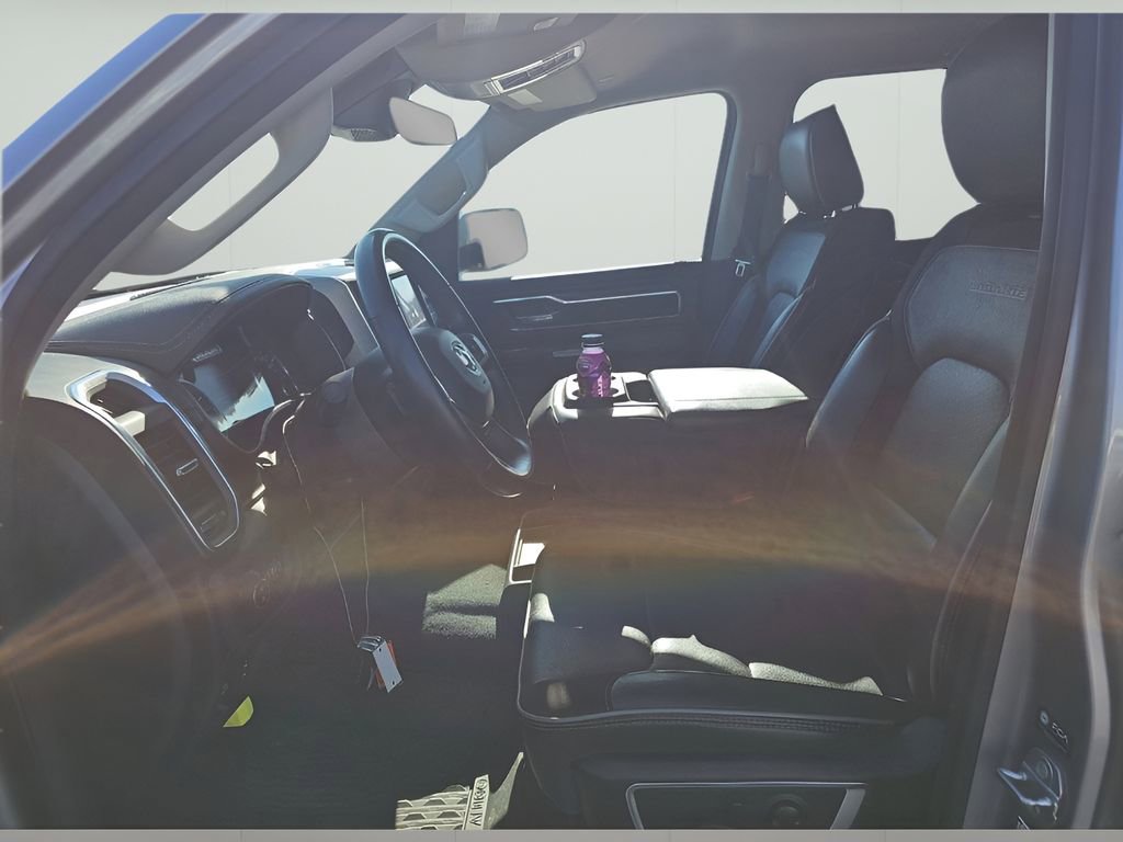 Used 2022 RAM 1500 Laramie AWD/4WD image 7