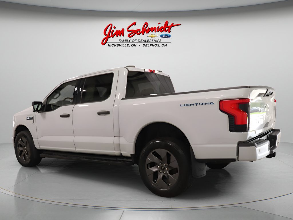 Used 2024 Ford F150 Lightning XLT AWD/4WD image 4