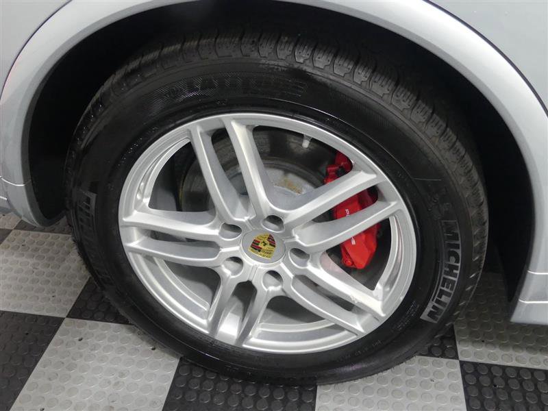 Used 2017 Porsche Cayenne GTS AWD/4WD image 17