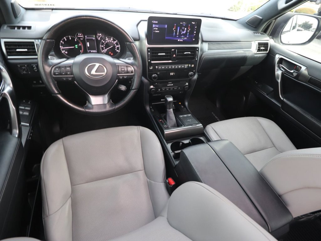 Used 2023 Lexus GX 460 w/ Black Line Special Edition AWD/4WD image 9
