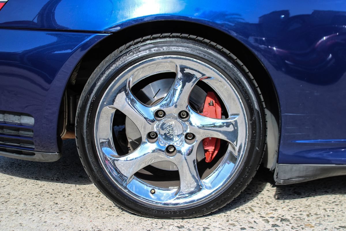Used 2002 Porsche 911 Carrera 4S AWD/4WD image 29