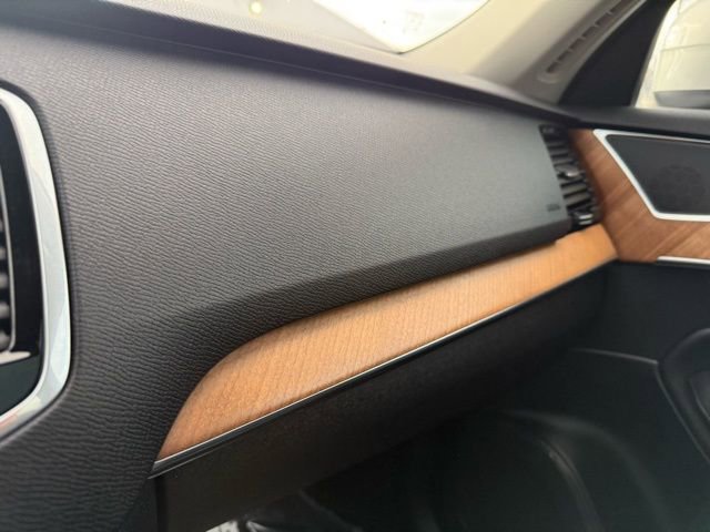 Used 2024 Volvo XC90 B6 Plus w/ Protection Package Premier image 32