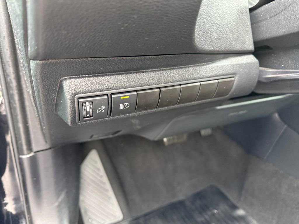 Certified 2024 Toyota Corolla LE image 24