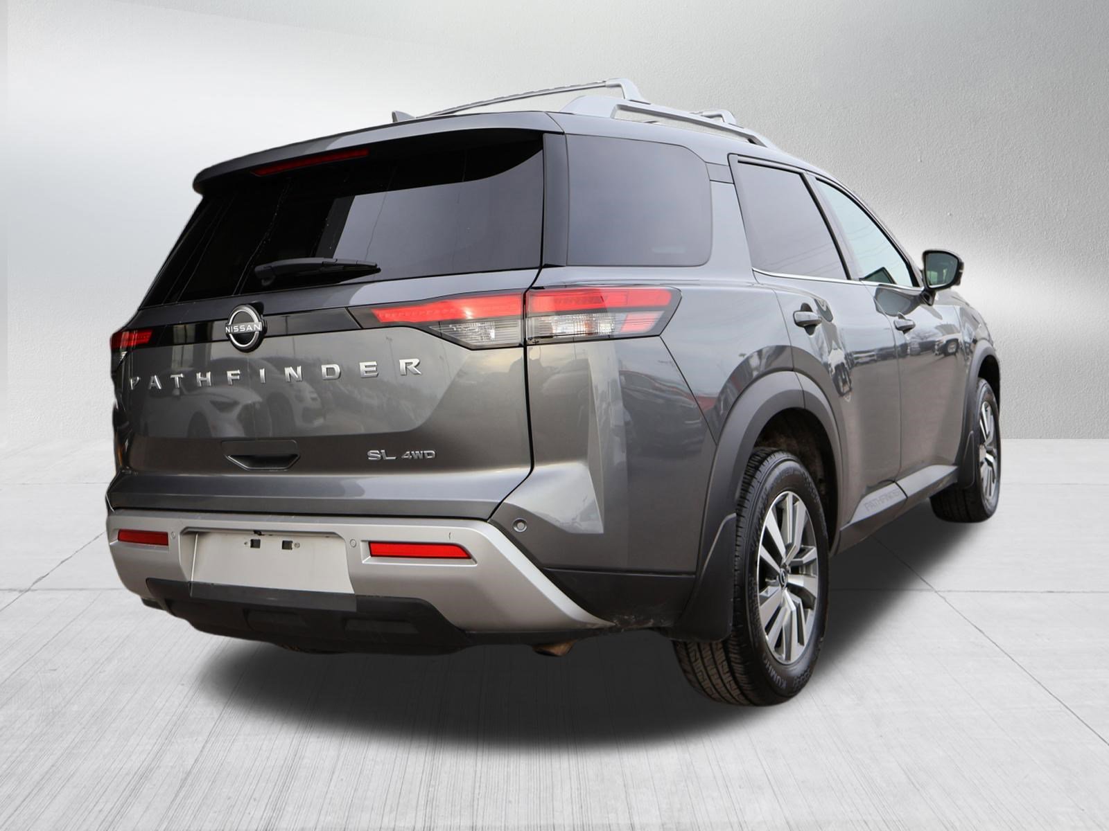 Used 2024 Nissan Pathfinder SL image 7