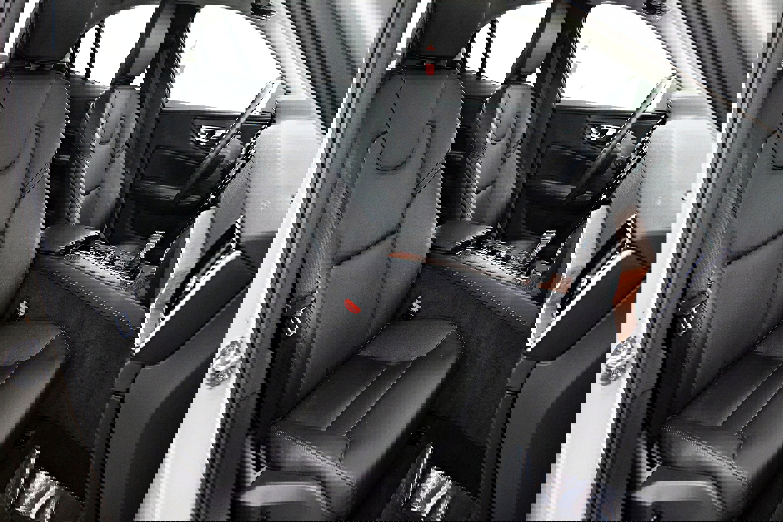 Used 2019 Volvo S60 T6 Momentum w/ Multimedia Package image 27