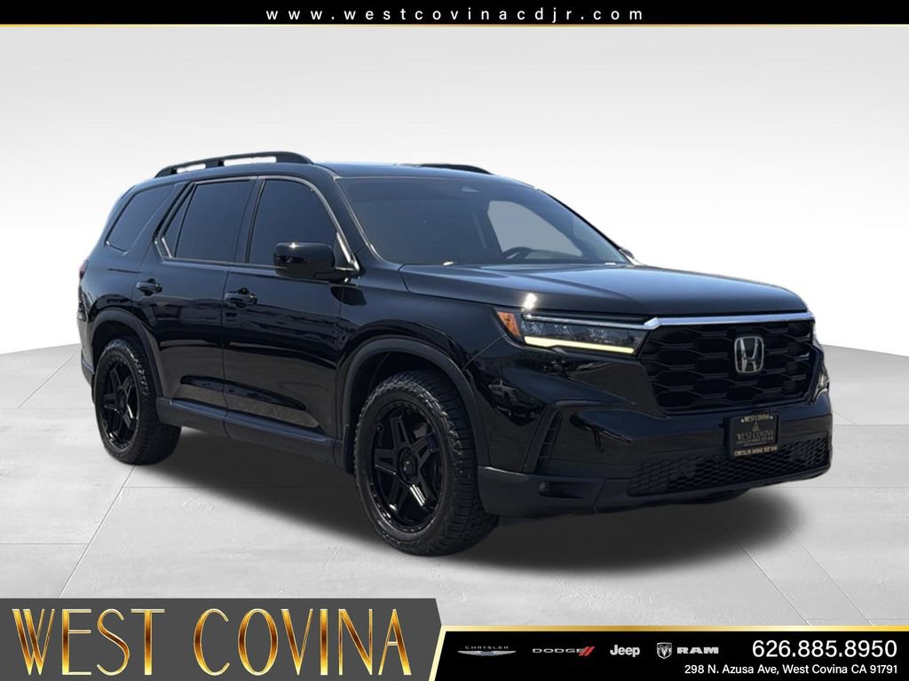 Used 2023 Honda Pilot Touring image 1