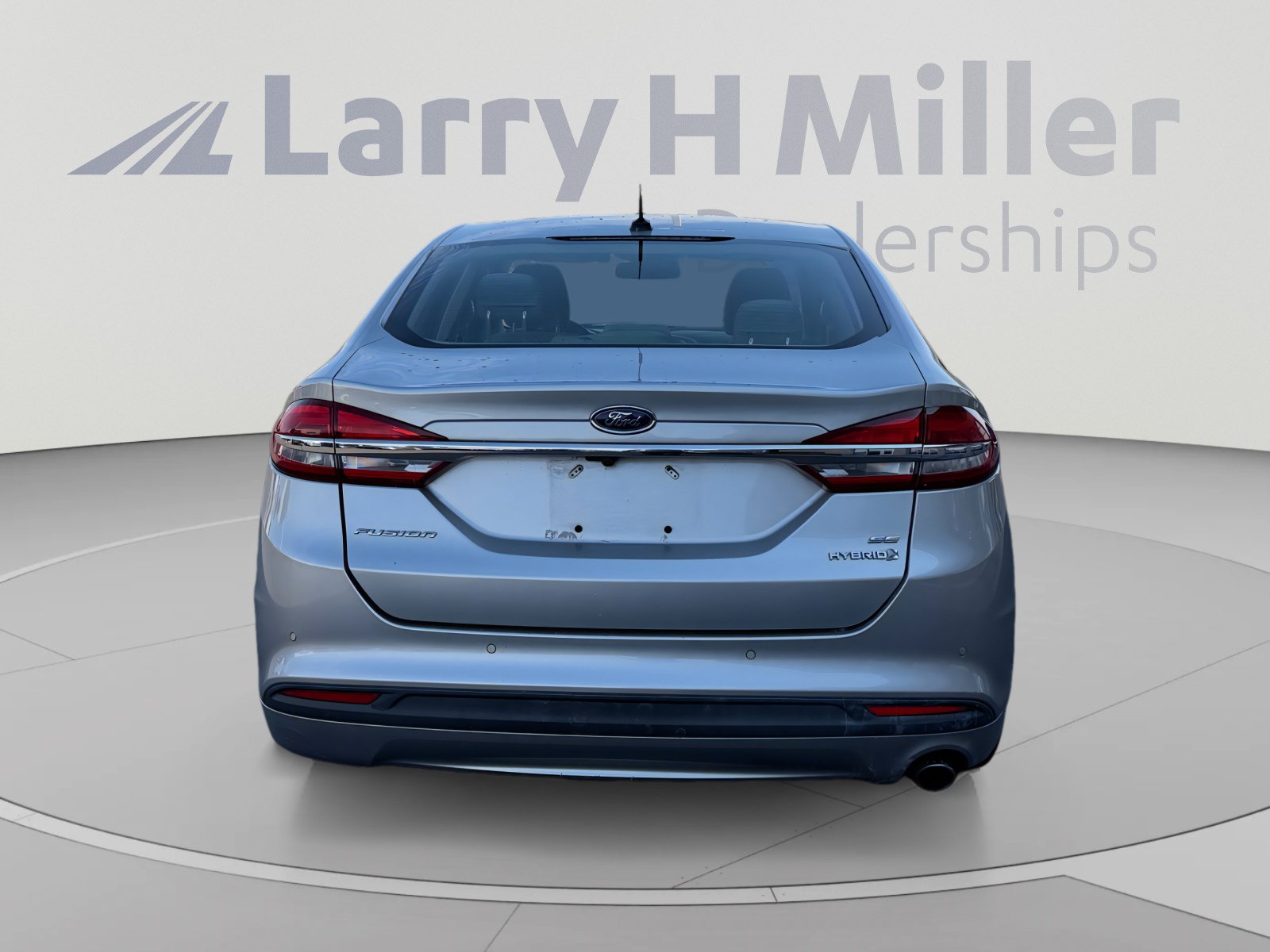 Used 2018 Ford Fusion SE FWD image 4