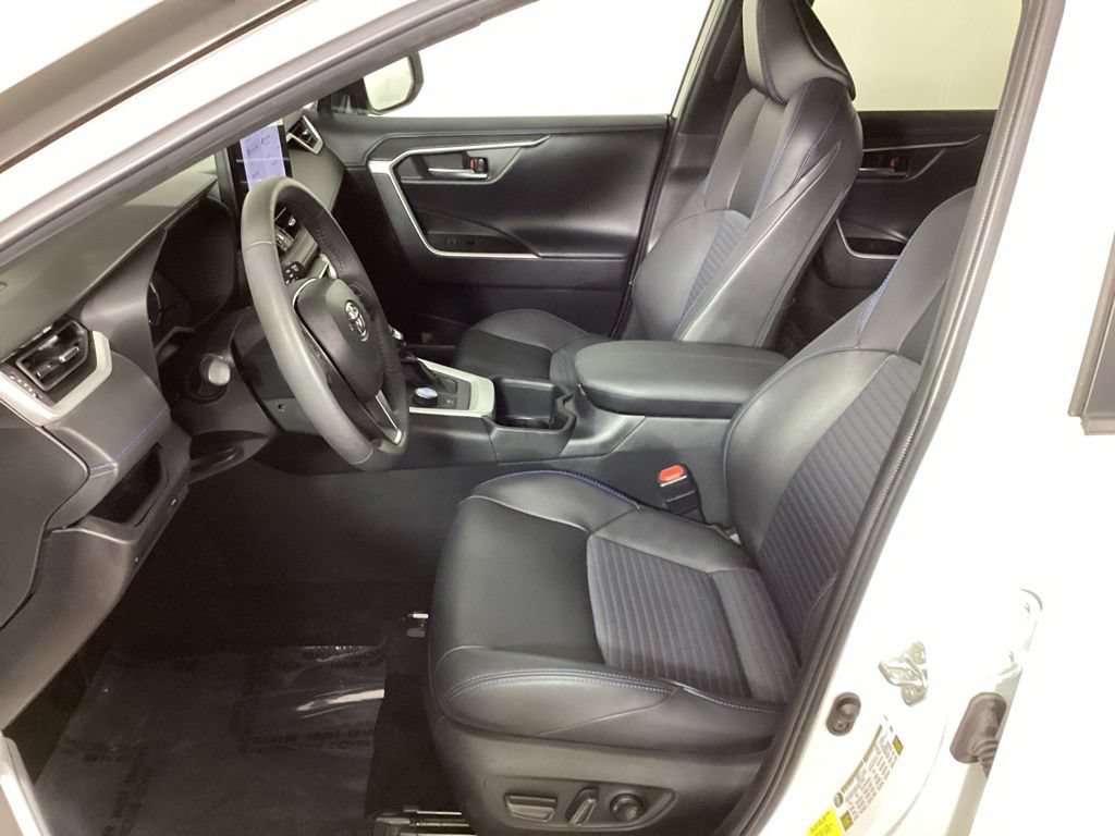 Used 2023 Toyota RAV4 XSE AWD/4WD image 28