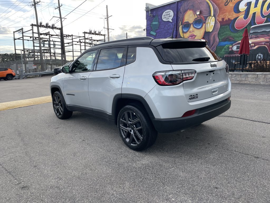 Used 2026 Jeep Compass Limited AWD/4WD image 3
