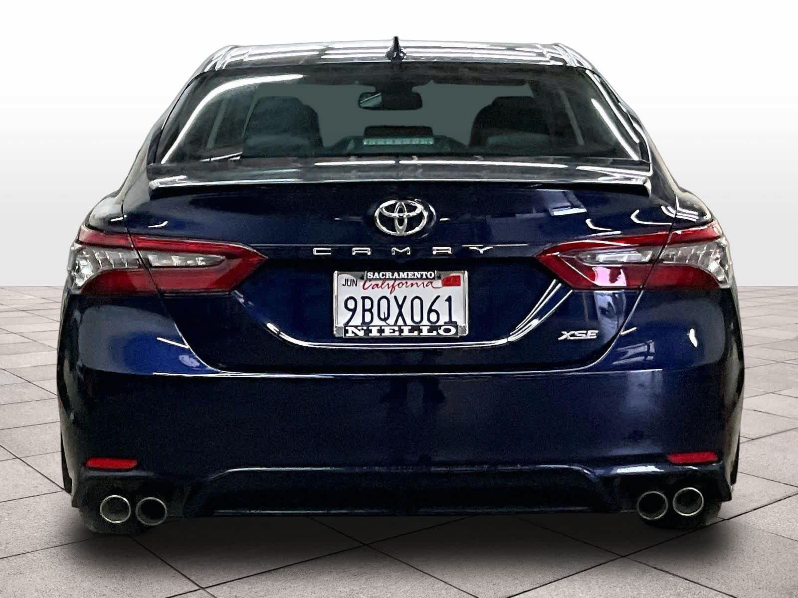 Used 2022 Toyota Camry XSE FWD image 7