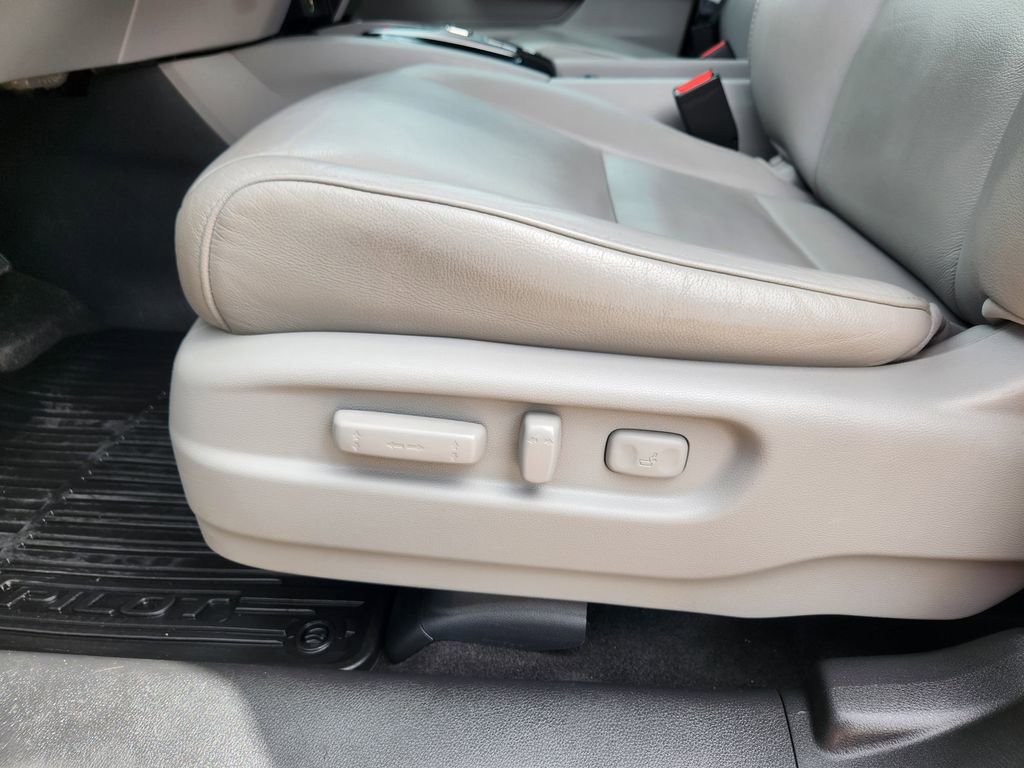Used 2017 Honda Pilot Touring image 23