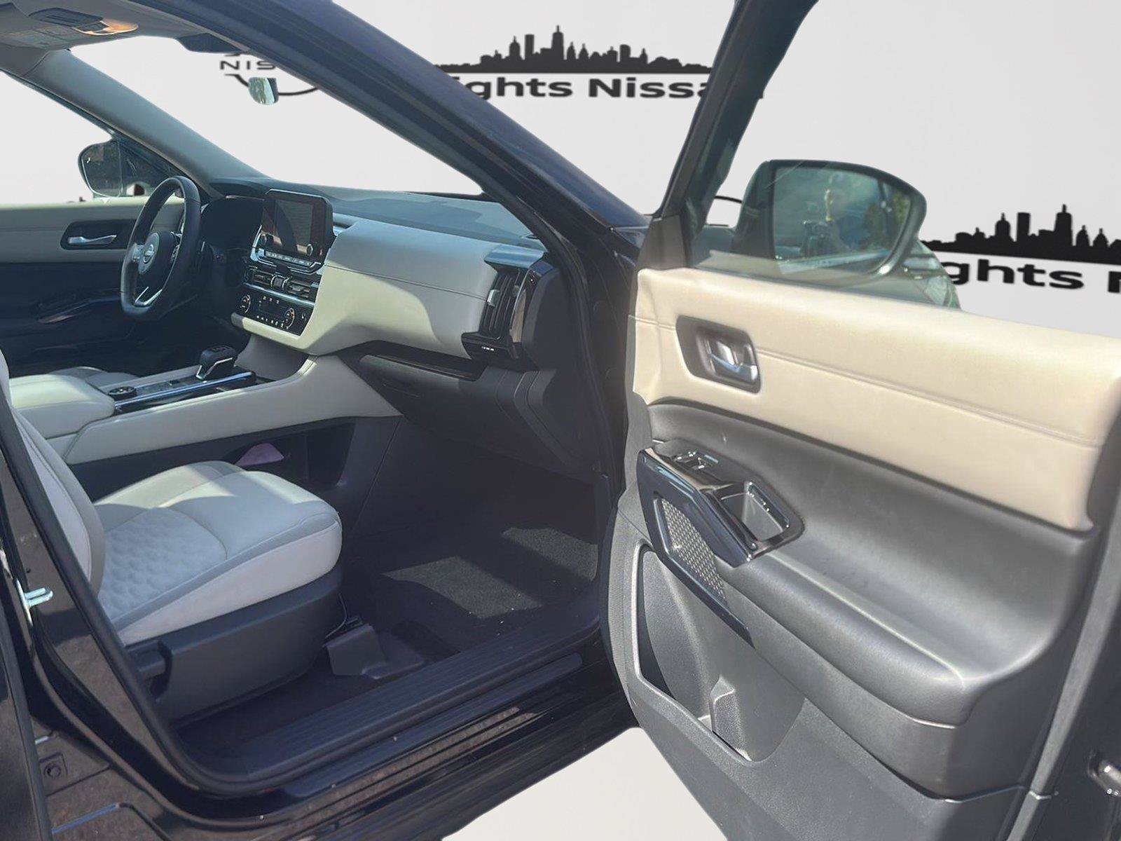 Used 2022 Nissan Pathfinder SV w/ SV Premium Package AWD/4WD image 20