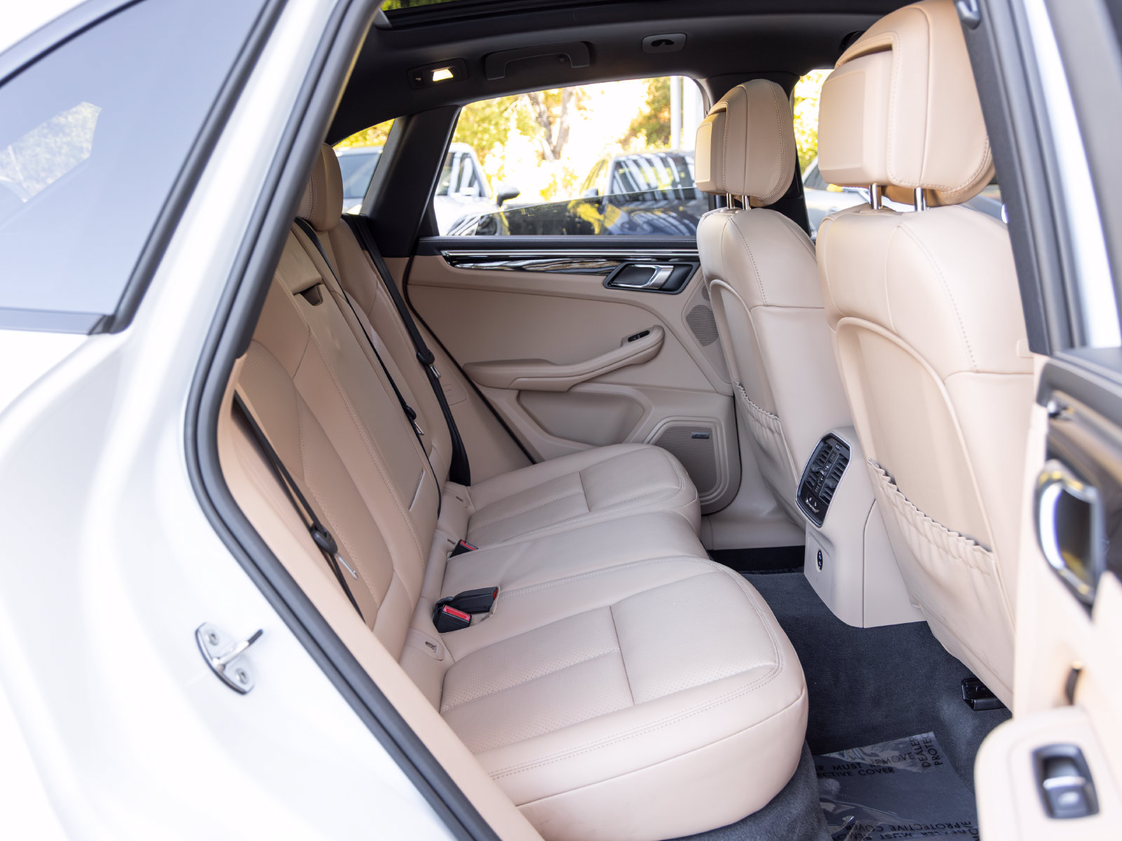 Certified 2026 Porsche Macan AWD/4WD image 54