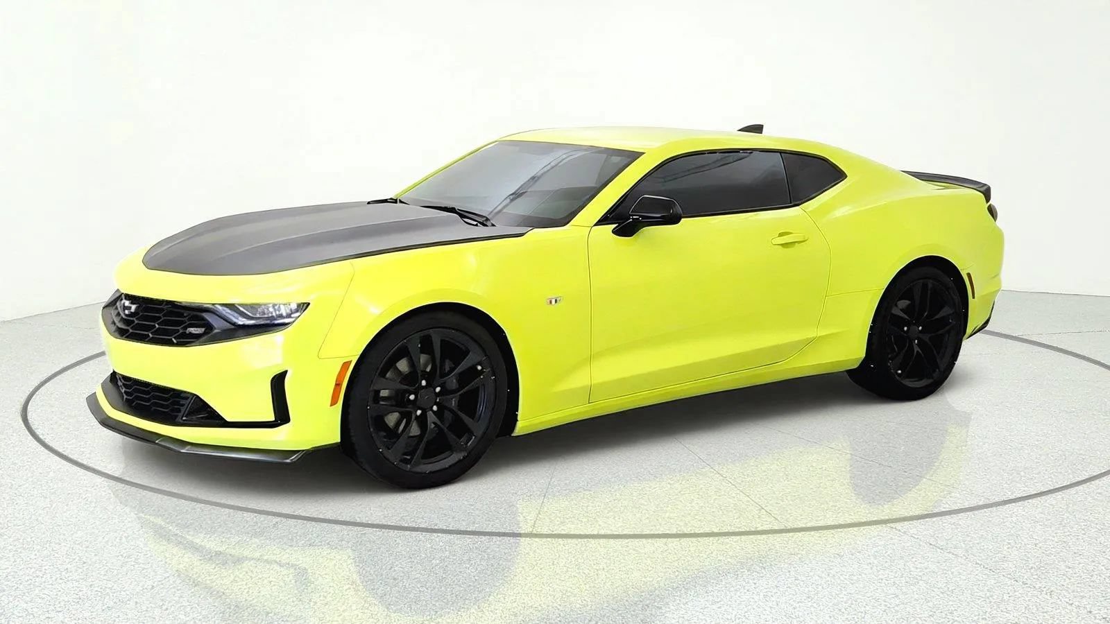 Used 2019 Chevrolet Camaro LT w/ 1LE Track Performance Package RWD image 4
