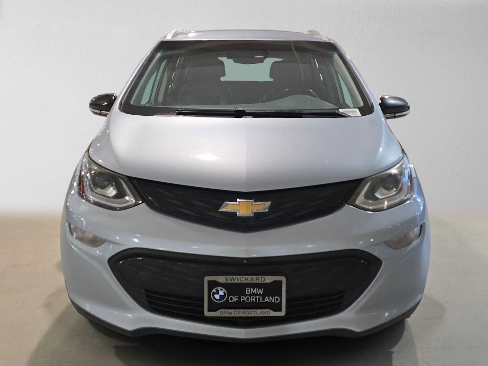 Used 2017 Chevrolet Bolt Premier w/ Driver Confidence II Package FWD image 8