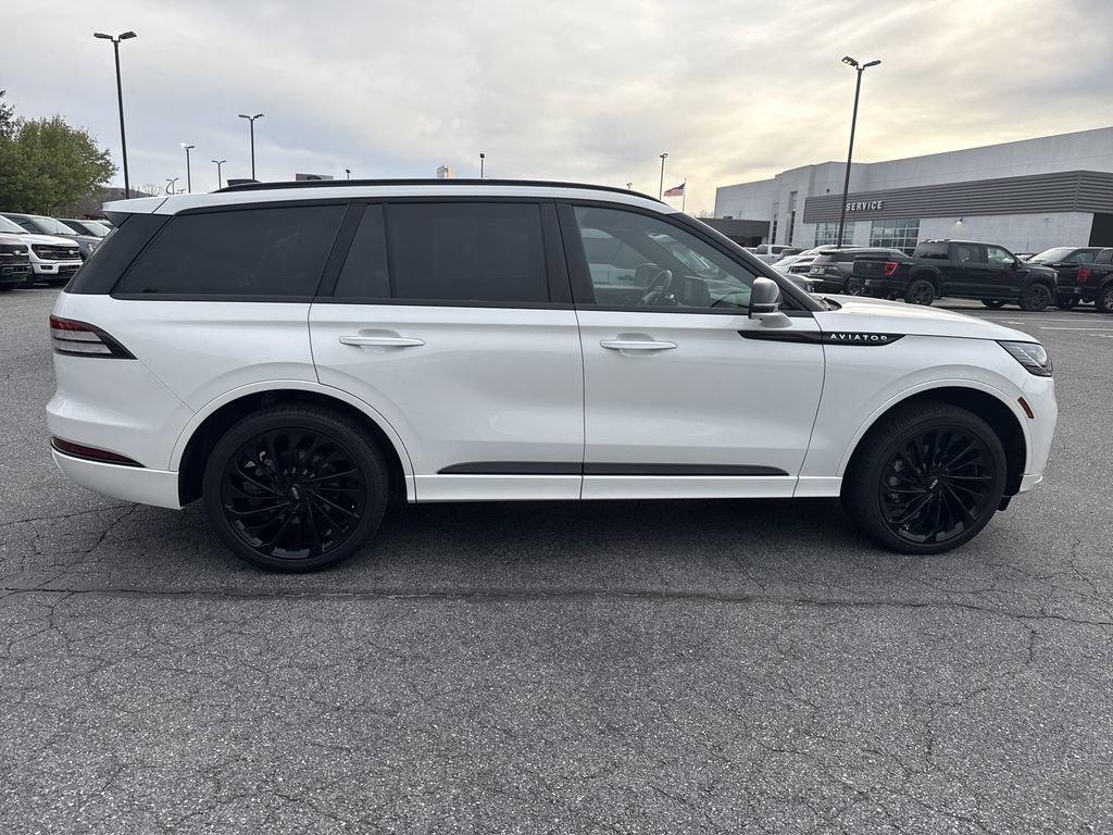 Used 2025 Lincoln Aviator Reserve w/ Equipment Group 201A AWD/4WD image 8