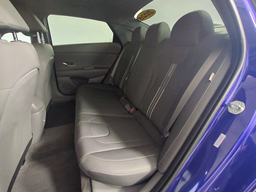 Used 2025 Hyundai Elantra Sport FWD image 14