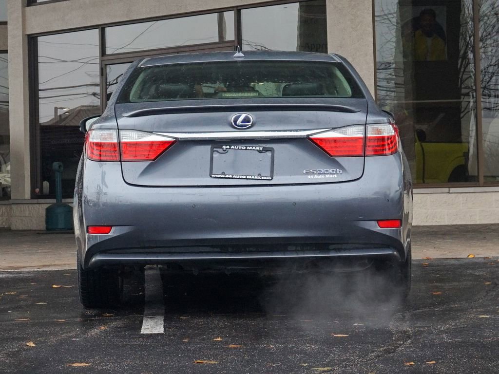 Used 2014 Lexus ES 300h w/ Luxury Package w/Bamboo Trim image 7