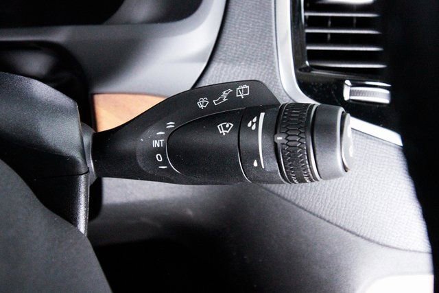 Certified 2025 Volvo XC90 B6 Plus w/ Protection Package Premier image 21