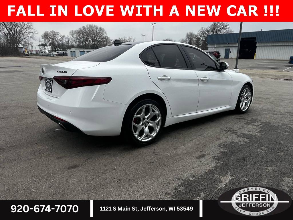 Used 2021 Alfa Romeo Giulia Ti image 6