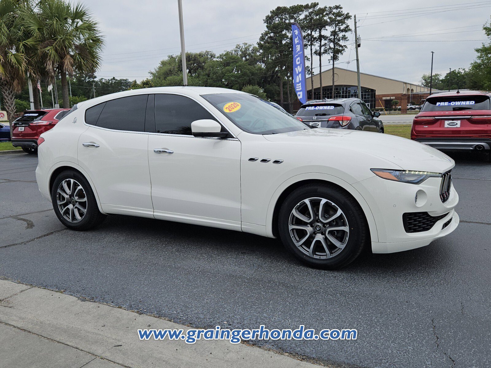 Used 2020 Maserati Levante AWD/4WD image 7